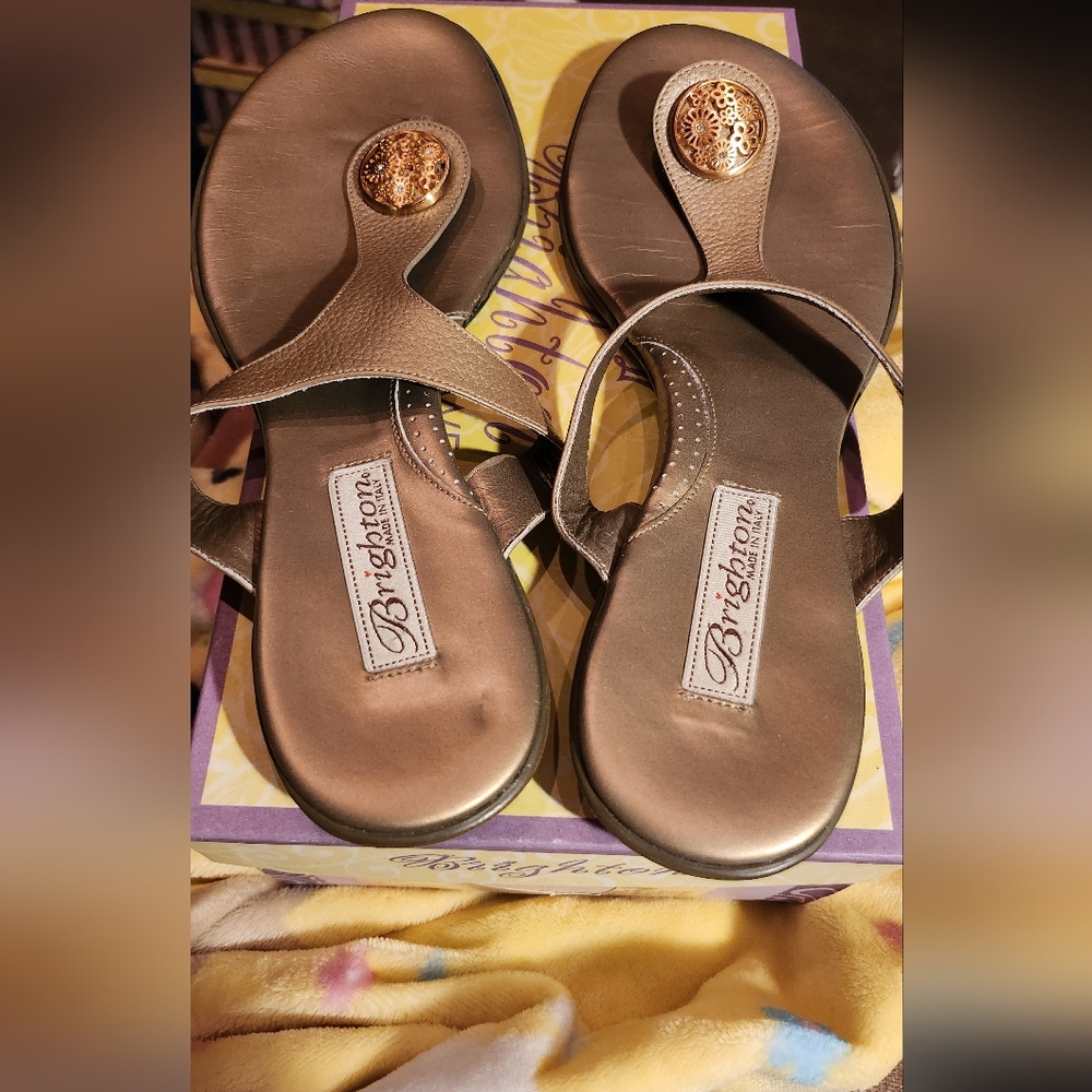 Brighton Size 9 leather "PANSY" Italy gold medallion sandal BOX EUC - Picture 5 of 8
